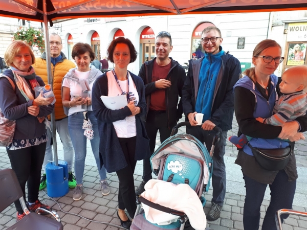 2021.08.27 Picie wody na Placu Wojska Polskiego - dni Bielska-Białej