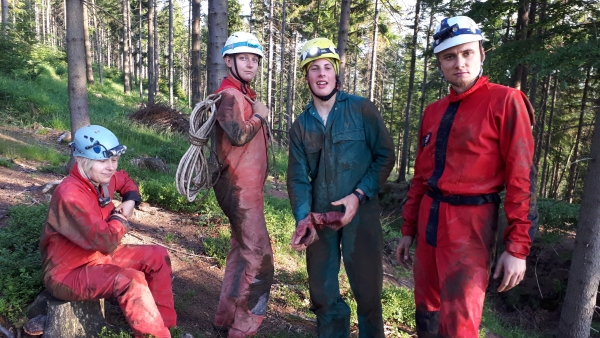 2018.06.07 Działalność jaskiniowa w rejonie Białego Krzyża