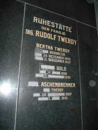 2013.11.01 Nowy Cmentarz Ewangelicki w Bielsku przy ul. Listopadowej