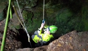 2023.10.14 Sokole G&oacute;ry, Jaskinia Studnisko