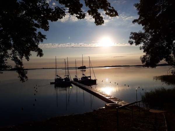 świt nad jeziorem Mamry
