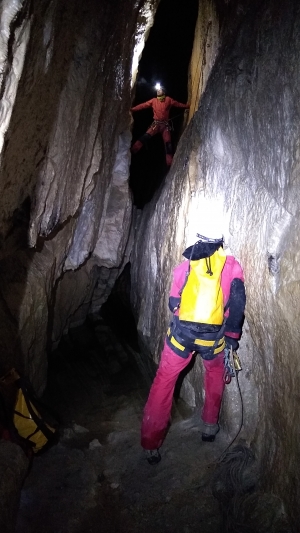2020.05.24 Jaskinia Czarna - Trawers