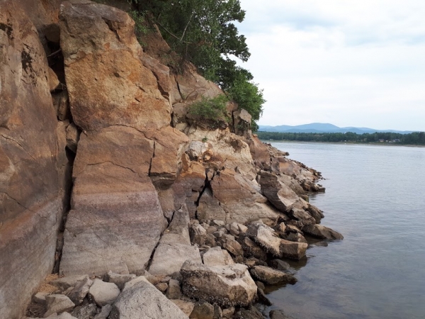 2019.08.07 Akcja eksploracyjna na skalnym wybrzeżu Jeziora Żywieckiego