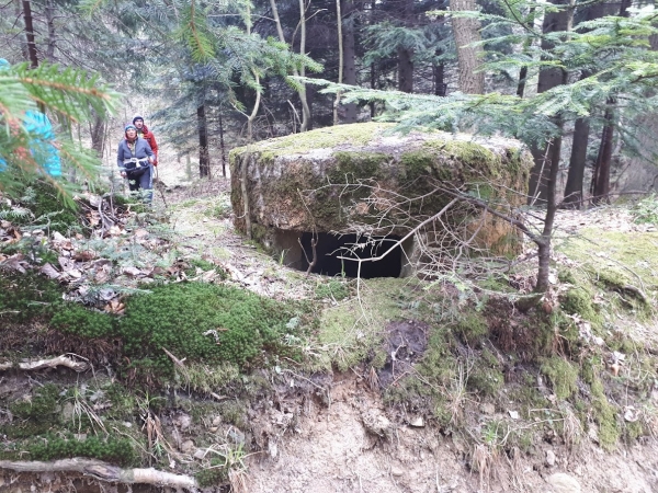 2022.04.18 Wyjazd Sekcji Archeologicznej do bunkr&oacute;w na południe od K&oacute;z
