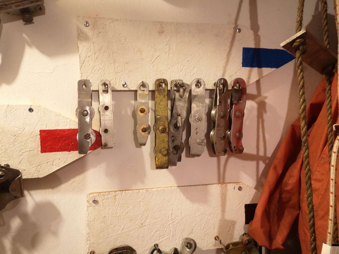 Kolekcja przyrządów do zjazdu